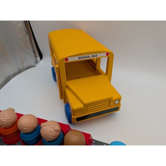 Tupperware Tuppertoys Yellow School Bus Convertible Classroom 1987 13 People - Picture 5 of 12